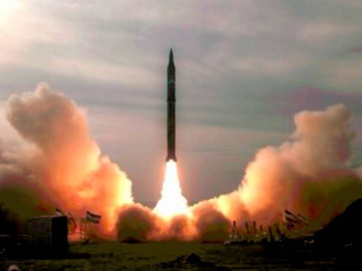 IRÁN USA POR PRIMERA VEZ SU MISIL BALÍSTICO ‘SEJIL’ CONTRA ISRAEL