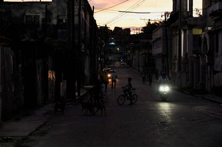 NUEVO APAGÓN EN CUBA DEJA A MÁS DE NUEVE MILLONES DE PERSONAS SIN CORRIENTE