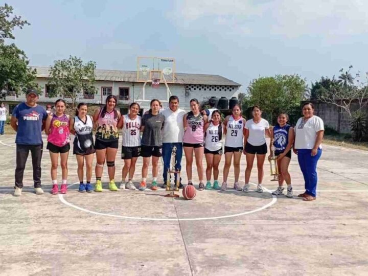 CELEBRAN CUADRANGULAR DE BÁSQUETBOL EN TOMATLÁN