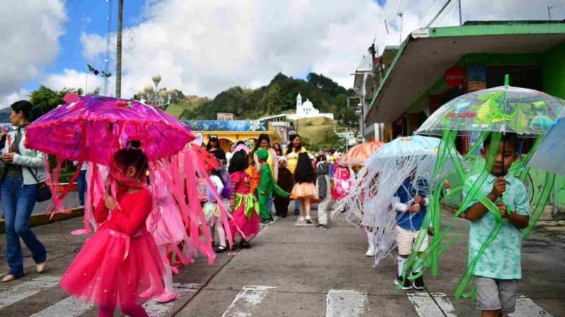CONMEMORAN NATALICIO DE BENITO JUÁREZ EN ALPATLÁHUAC