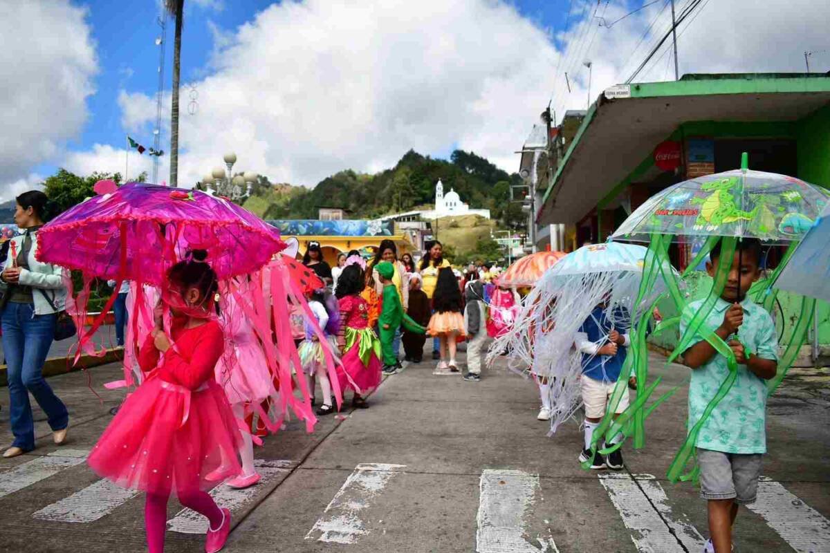 CONMEMORAN NATALICIO DE BENITO JUÁREZ EN ALPATLÁHUAC