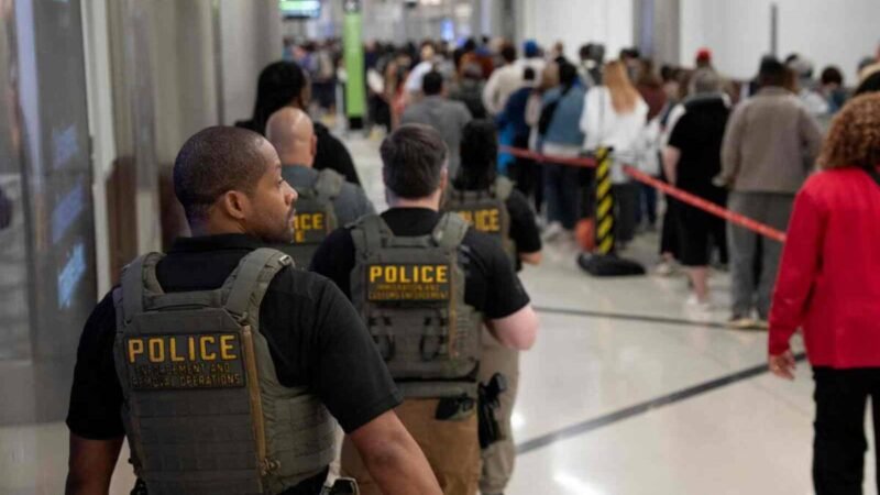 AGENTES DEL ICE FUERON DESPLEGADOS EN AEROPUERTOS DE ESTADOS UNIDOS