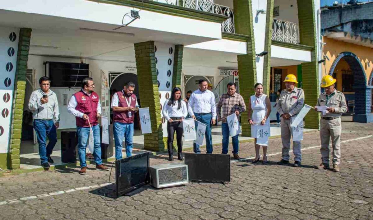 PONEN EN MARCHA CAMPAÑA CONTRA EL DENGUE EN IXHUATLÁN DEL CAFÉ