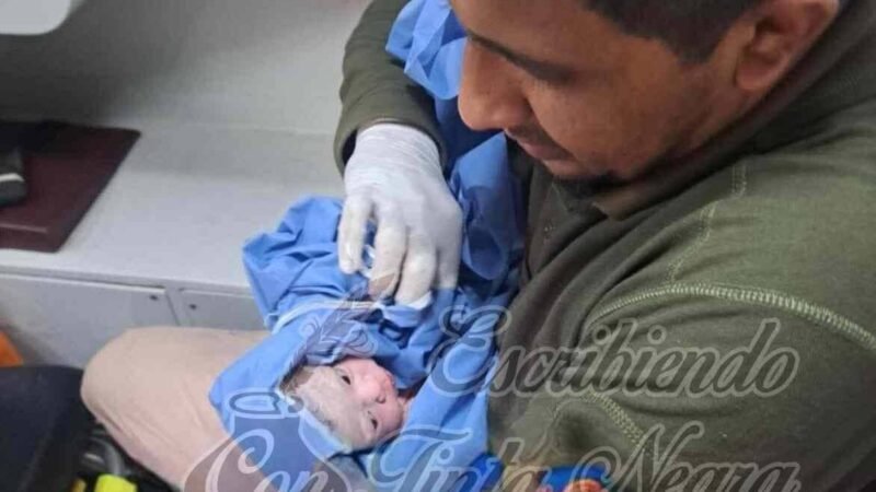 NACE BEBÉ A BORDO DE TAXI