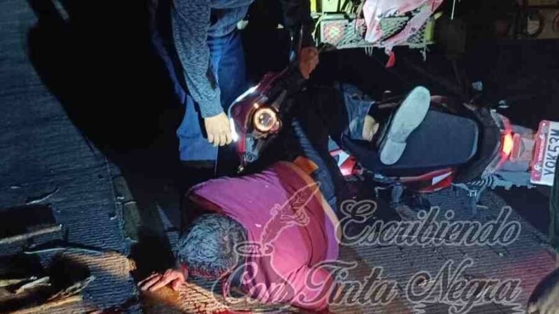 SE MATAN MOTOCICLISTAS AL CHOCAR CONTRA CARRETAS CARGADAS CON CAÑA DE AZÚCAR