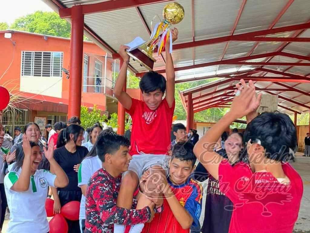 UN ÉXITO MINI MUNDIALITO DE TOTUTLA