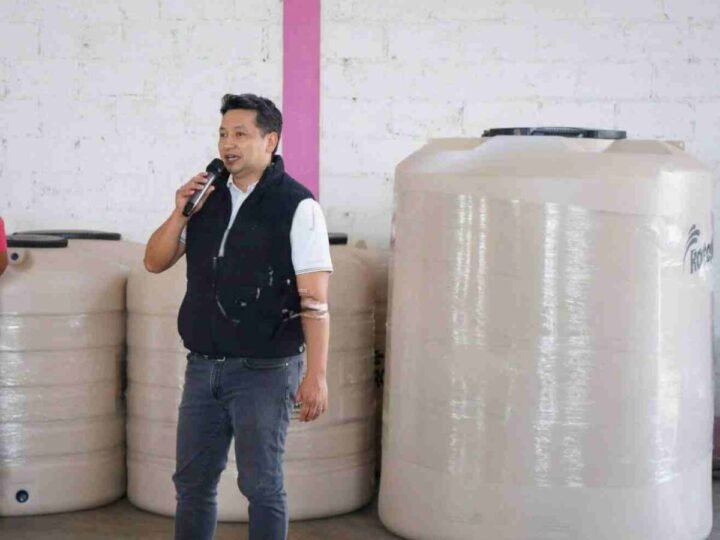 ENTREGA ALCALDE DEPÓSITOS DE AGUA