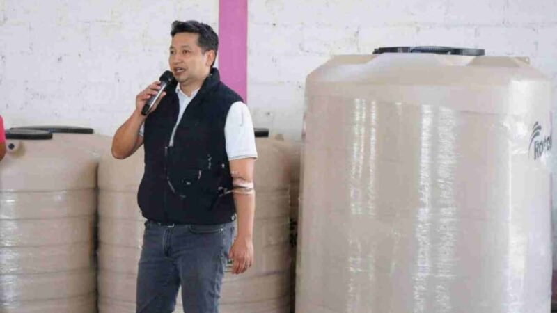 ENTREGA ALCALDE DEPÓSITOS DE AGUA