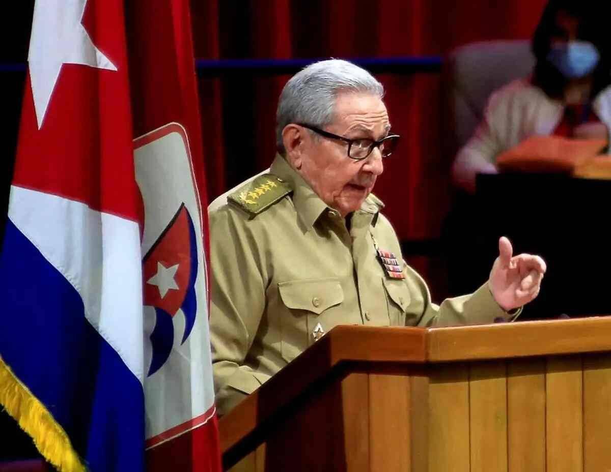 RAÚL CASTRO DIRIGE LAS CONVERSACIONES DE CUBA CON ESTADOS UNIDOS