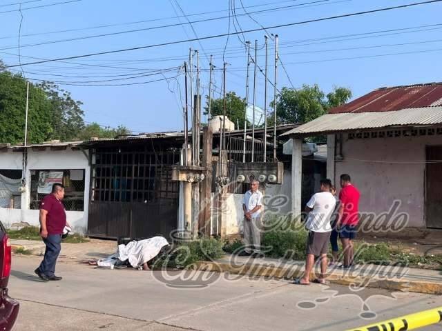 SE MATA JOVEN MOTOCICLISTA AL CHOCAR CONTRA POSTE