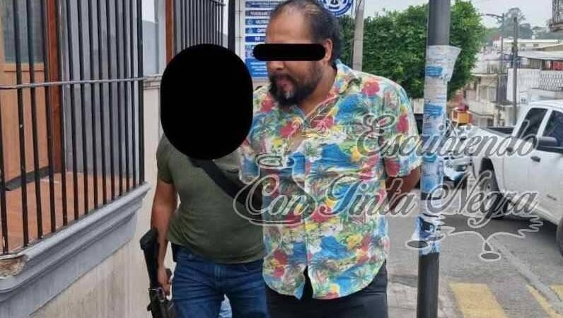 DETIENEN A DIRECTOR DE EL BUEN TONO