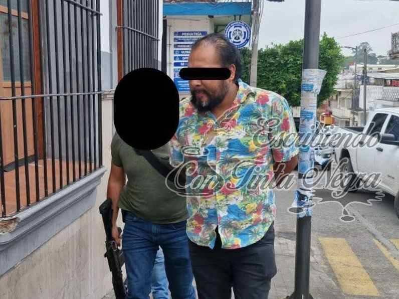 DETIENEN A DIRECTOR DE EL BUEN TONO