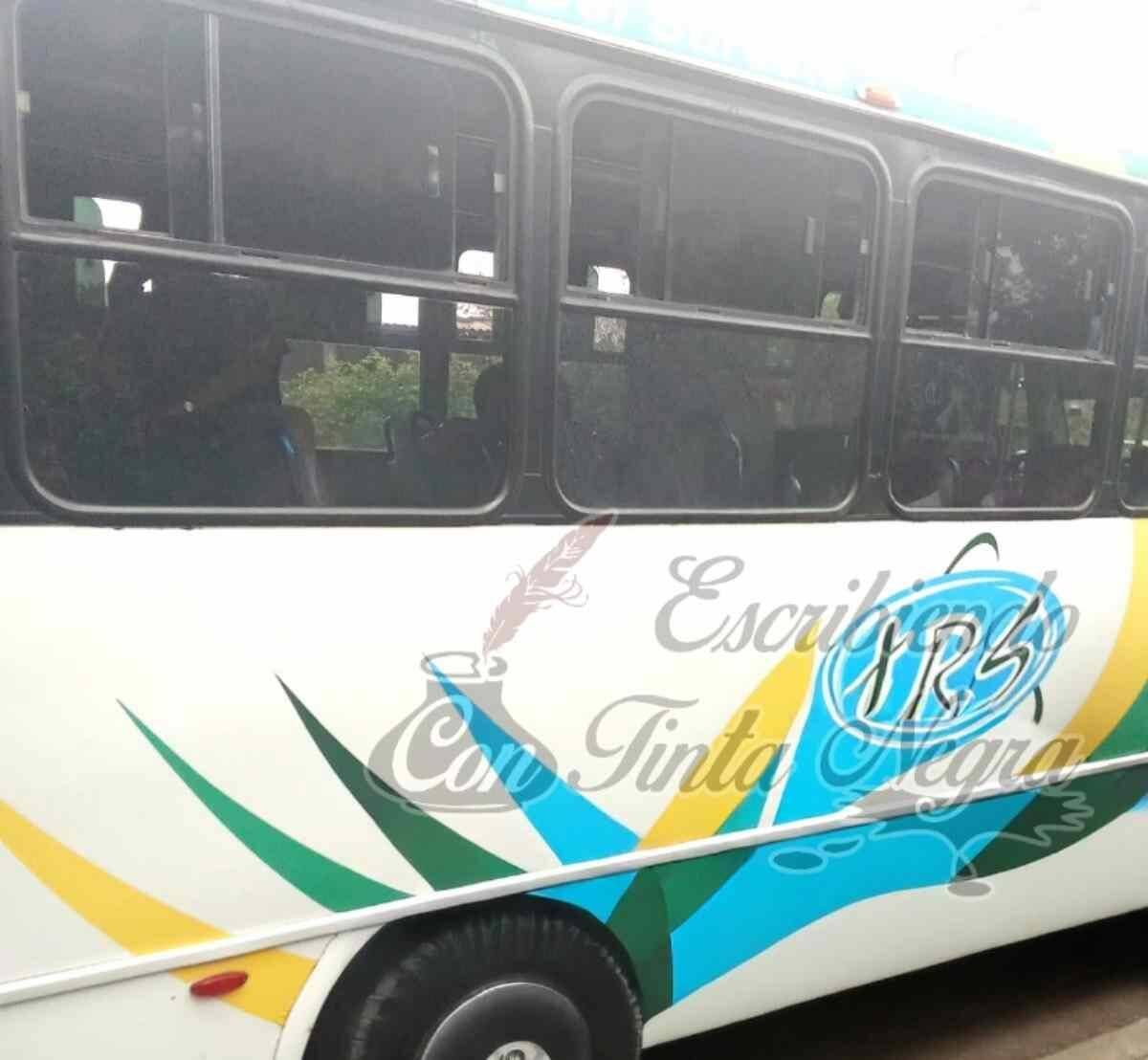 BALEAN AUTOBÚS; HAY DOS HERIDOS GRAVES