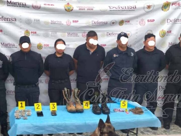 LE DICTAN PRISIÓN PREVENTIVA A POLICÍAS DE COSCOMATEPEC