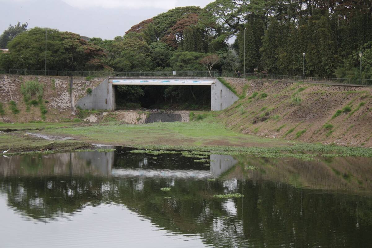 LOS NIVELES BAJOS EN EL VASO REGULADOR EL CHIRIMOYO NO REPRESENTAN PELIGRO PARA LA POBLACIÓN