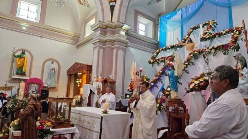 VISITAN RELIQUIAS DE SAN FRANCISCO DE ASÍS CALCAHUALCO