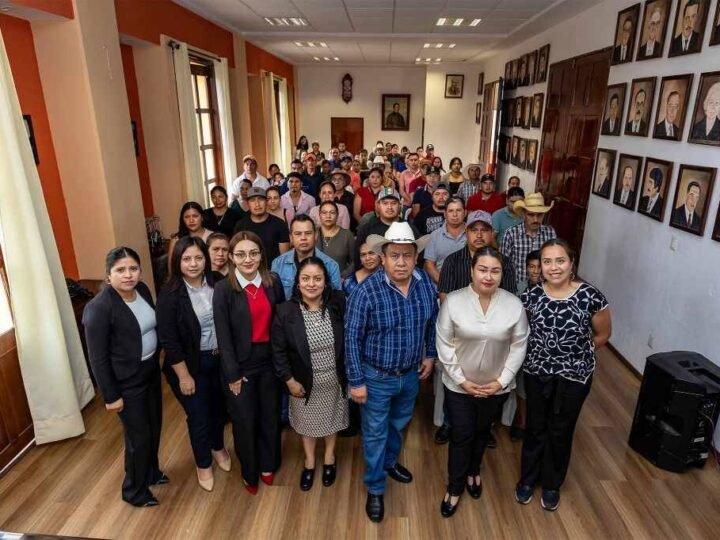PRESENTAN DEPARTAMENTO DE PUEBLOS INDÍGENAS EN COSCOMATEPEC
