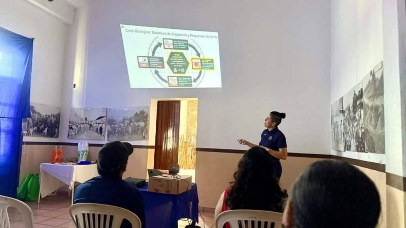 PERSONAL DEL AYUNTAMIENTO DE CHOCAMÁN SE INFORMA SOBRE EL GUSANO BARRENADOR