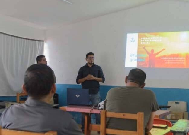 INVITAN A CIUDADANOS A ELABORAR COMPOSTA