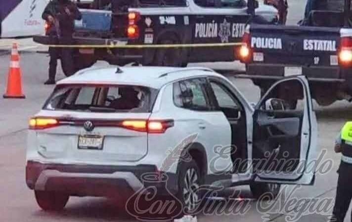 SE ENFRENTAN SUJETOS ARMADOS A LA POLICÍA; HAY UN MUERTO