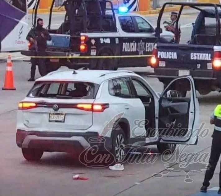 SE ENFRENTAN SUJETOS ARMADOS A LA POLICÍA; HAY UN MUERTO