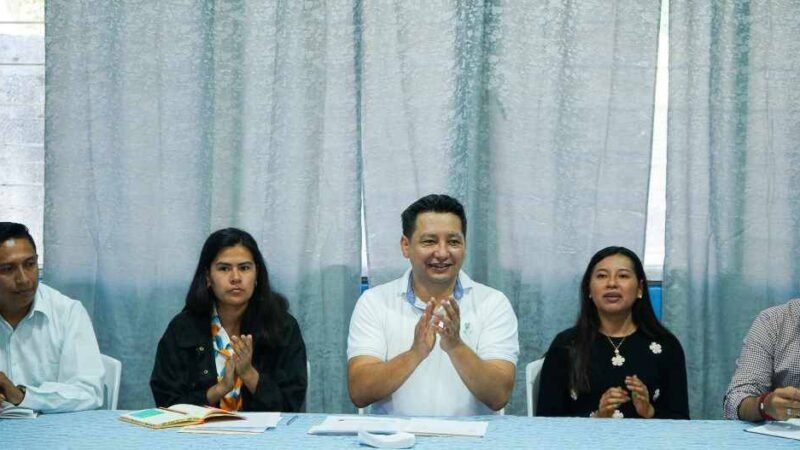 SE REUNE ALCALDE CON AUTORIDADES EDUCATIVAS