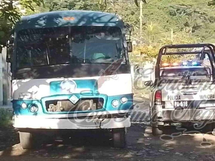 ENCUENTRAN A CONDUCTOR DE URBANO SIN VIDA