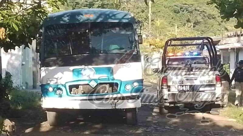 ENCUENTRAN A CONDUCTOR DE URBANO SIN VIDA