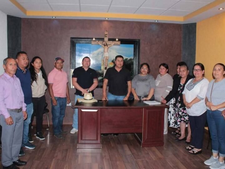 SE REUNE ALCALDE CON AGENTES Y SUB AGENTES ELECTOS