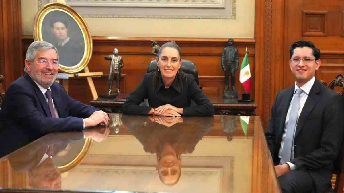 JUAN RAMÓN DE LA FUENTE DEJA LA SRE; ROBERTO VELASCO ES EL NUEVO CANCILLER