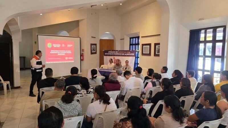 CAPACITAN A SECTOR DE ALIMENTOS SOBRE SEGURIDAD ALIMENTARIA