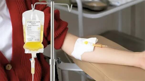 INVESTIGAN 4 MUERTES POR SUERO VITAMINADO EN CLÍNICA HOMEOPÁTICA