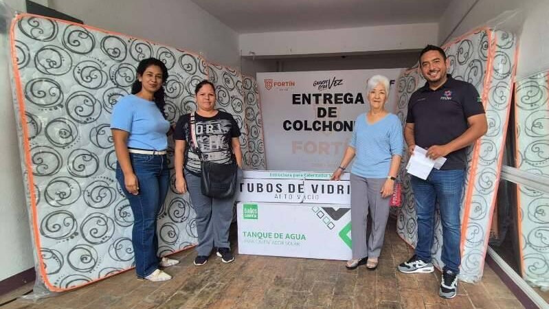 DIF ENTREGA APOYOS A FAMILIAS DEL MUNICIPIO