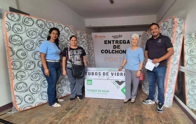 DIF ENTREGA APOYOS A FAMILIAS DEL MUNICIPIO