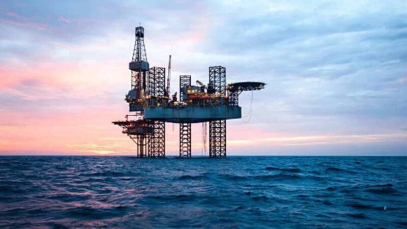 PETRÓLEO CAE POR DEBAJO DE LOS 100 DÓLARES TRAS TREGUA ENTRE ESTADOS UNIDOS E IRÁN