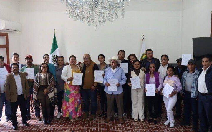 ENTREGAN CONSTANCIAS DE MAYORÍA A NUEVOS AGENTES MUNICIPALES DE FORTÍN