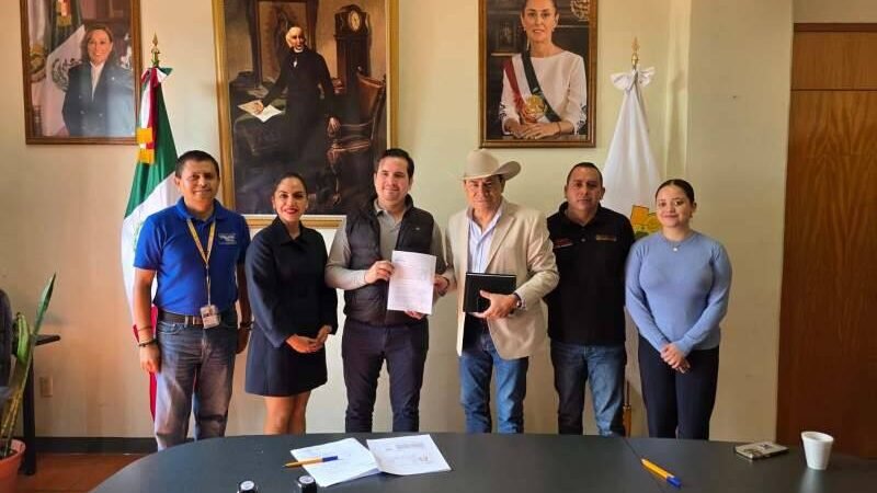 AYUNTAMIENTO DE HUATUSCO FIRMA CONVENIO DE COLABORACIÓN CON EL CONAFE