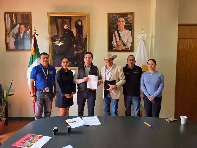 AYUNTAMIENTO DE HUATUSCO FIRMA CONVENIO DE COLABORACIÓN CON EL CONAFE