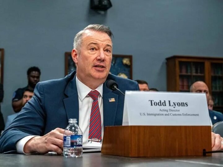 RENUNCIA DIRECTOR DE ICE Y SUPERVISOR DE LAS DEPORTACIONES MASIVAS DE TRUMP