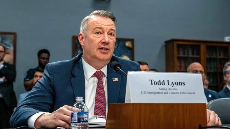 RENUNCIA DIRECTOR DE ICE Y SUPERVISOR DE LAS DEPORTACIONES MASIVAS DE TRUMP