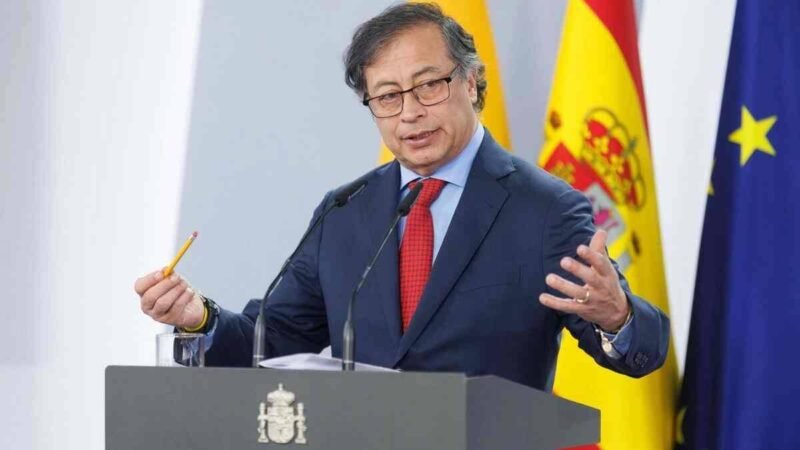 PETRO DEMANDARÁ AL PRESIDENTE DE ECUADOR, DANIEL NOBOA, POR “CALUMNIA”