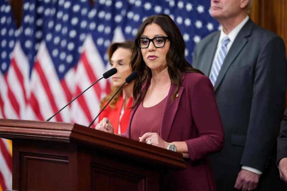 RENUNCIA TERCERA INTEGRANTE DEL GABINETE DE TRUMP