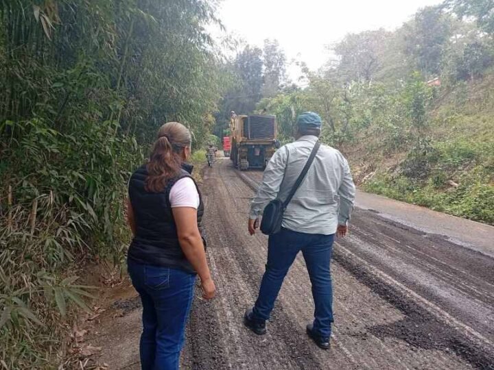 SUPERVISA ALCALDESA OBRA EN SOCHIAPA
