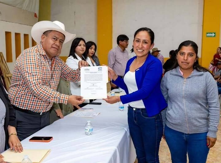 ENTREGAN CONSTANCIAS DE MAYORÍA A AGENTES ELECTOS DE COSCOMATEPEC