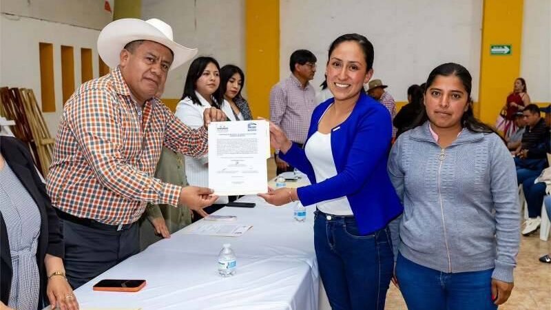 ENTREGAN CONSTANCIAS DE MAYORÍA A AGENTES ELECTOS DE COSCOMATEPEC