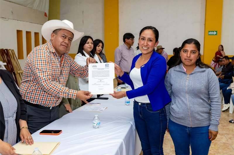 ENTREGAN CONSTANCIAS DE MAYORÍA A AGENTES ELECTOS DE COSCOMATEPEC