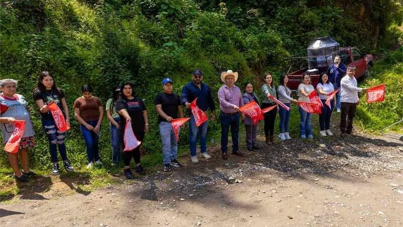 PAVIMENTARÁN CALLE PRINCIPAL DE TLACUILOLOXTLA