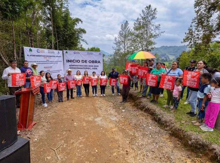 ARMANDO MUÑOZ PONE EN MARCHA OBRA DE PAVIMENTACIÓN EN OCOPA