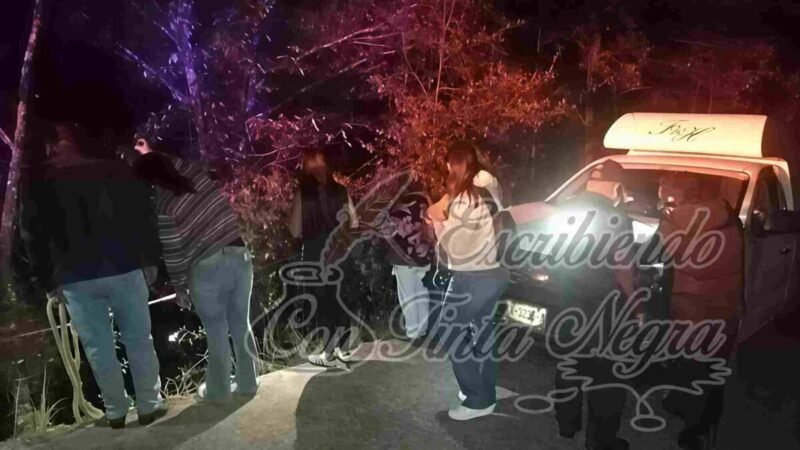 MOTOCICLISTA MUERE AL CAER A BARRANCO