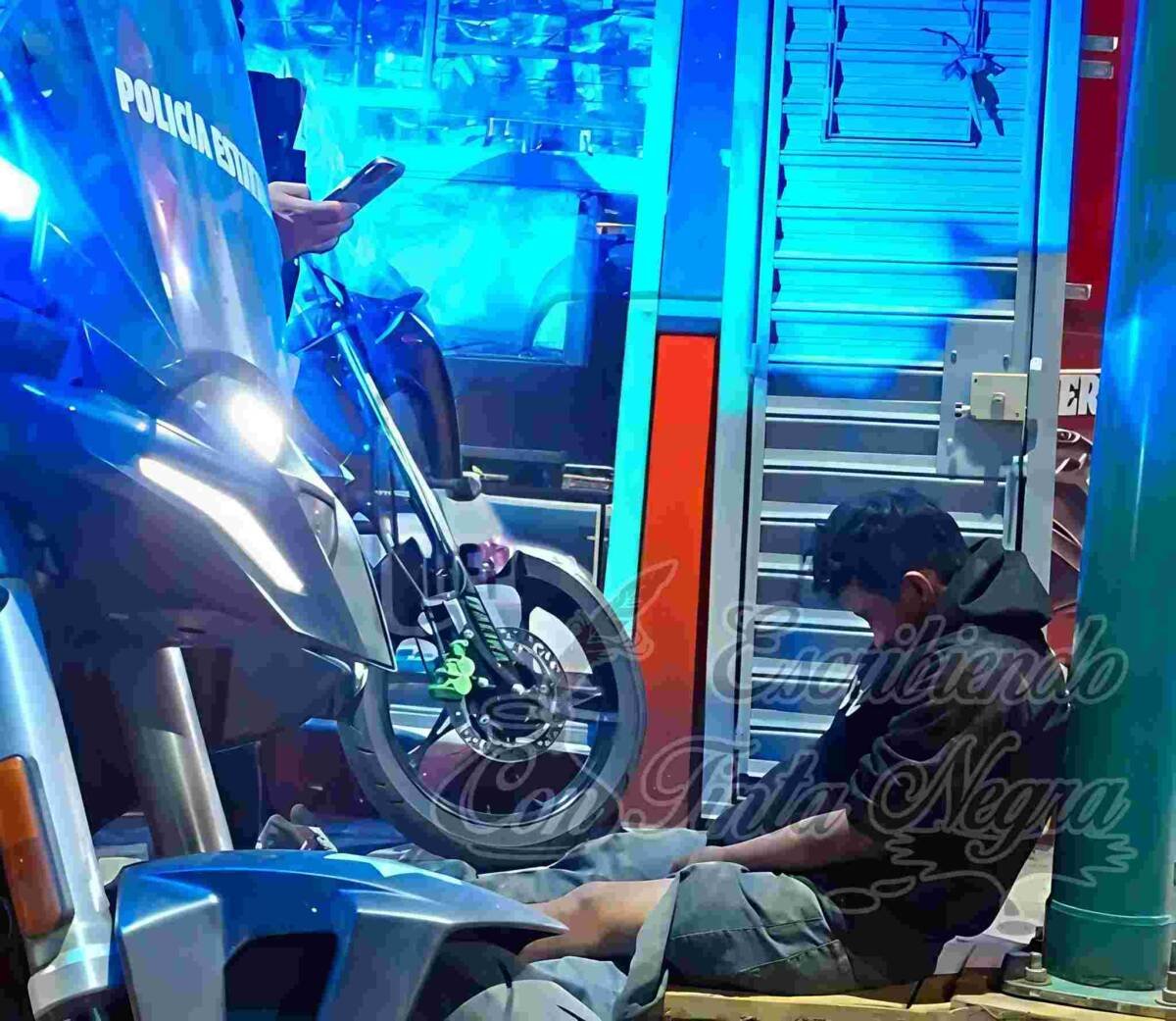 VECINOS CAPTURAN A ROBA MOTOS